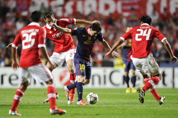 Barcelona vence 2-0 en visita a Benfica