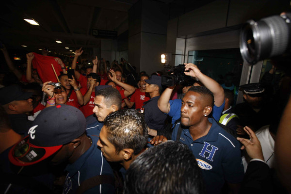 El color en Panamá tras la llegada de Honduras.