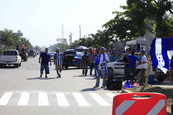 Gran Ambiente previo al Juego entre Honduras VS USA.