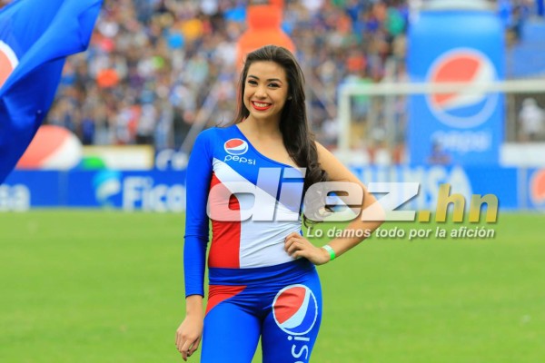 FOTOS: La final del fútbol de Honduras estuvo lleno de bellas mujeres