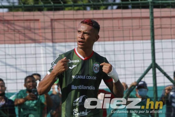 La foto de la celebración 'íntima' en el Yankel: lo que no viste en TV en el triunfo del Vida ante Marathón