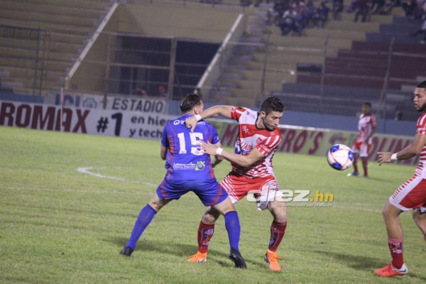 Con cinco fichajes: El 11 de gala que presentaría Vida en el torneo Clausura 2020