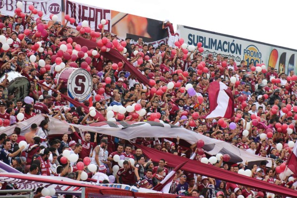 ¡Ambientazo! El estadio Ricardo Saprissa lució sus mejores galas para la final costarricense