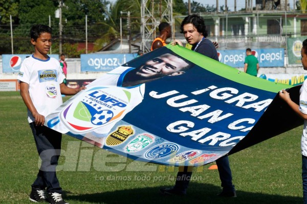 NO SE VIO POR TV: ¿Con quién celebró Estupiñán su primer gol en Motagua?