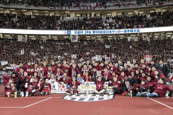 Emotiva despedida: David Villa se retira del fútbol siendo campeón en Japón y junto a Iniesta
