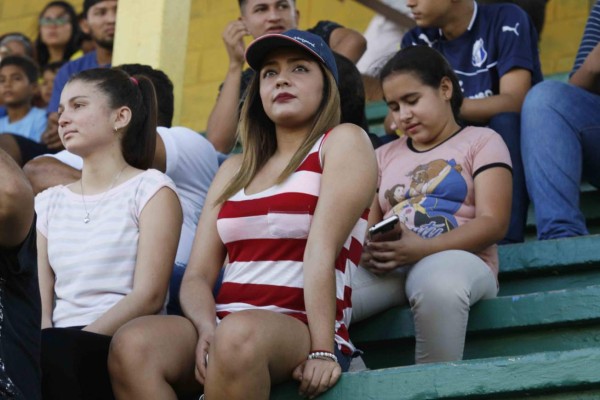 FOTOS: Las lindas chicas que eclipsaron en el juego Honduras-Real España
