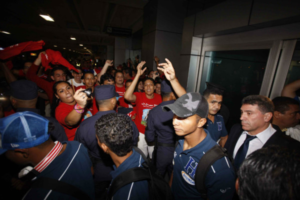 El color en Panamá tras la llegada de Honduras.