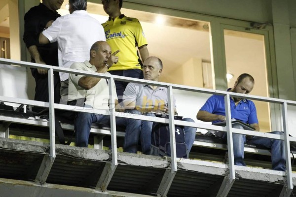 EN FOTOS: La primera vez de Coito en el Morazán; la celebración de Costly y las chicas bonitas