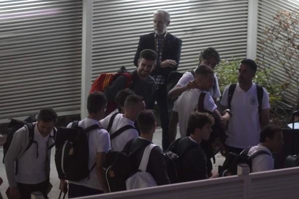 Tristes y abatidos: Así fue el regreso de España a Madrid tras quedar eliminados de Rusia 2018