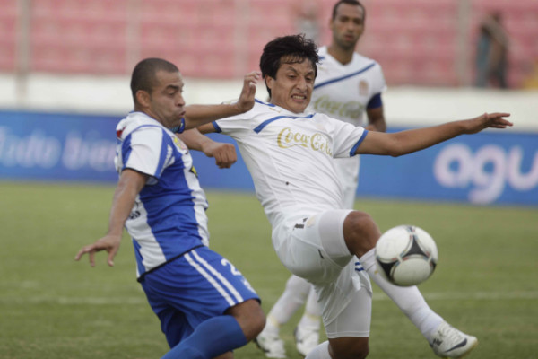 Olimpia golea a Victoria y es líder absoluto