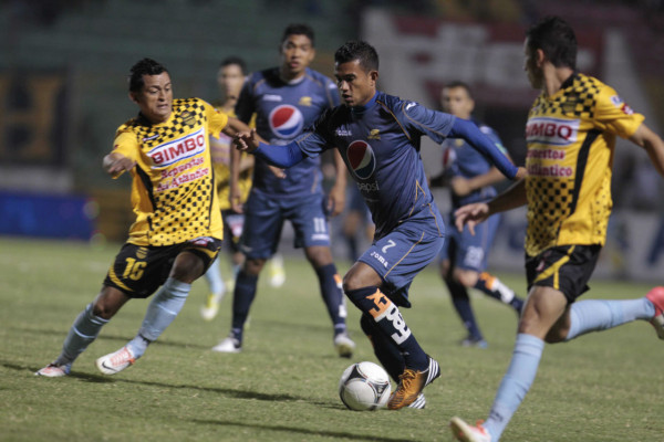 Motagua venció 3-2 al Real España y se clasificó a las semifinales
