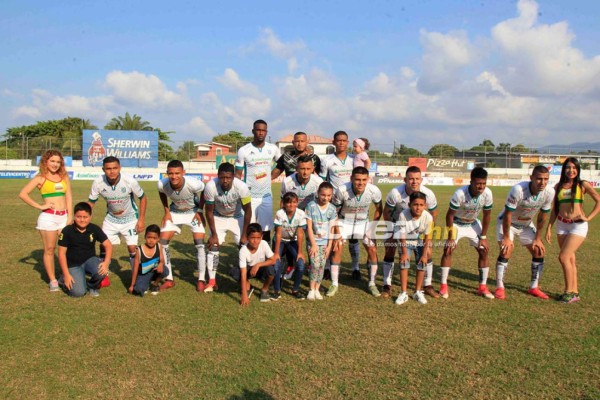 CURIOSO: La camisa de Alexander Aguilar, las gradas del Morazán y Castellón&nbsp;&nbsp;