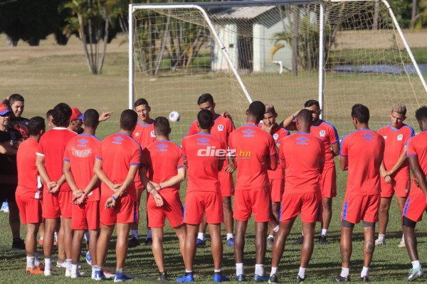 Pasillo, ausencias y aficionados en el primer entrenamiento del Olimpia del 2020