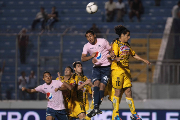 Clásico intenso entre Motagua y Real España