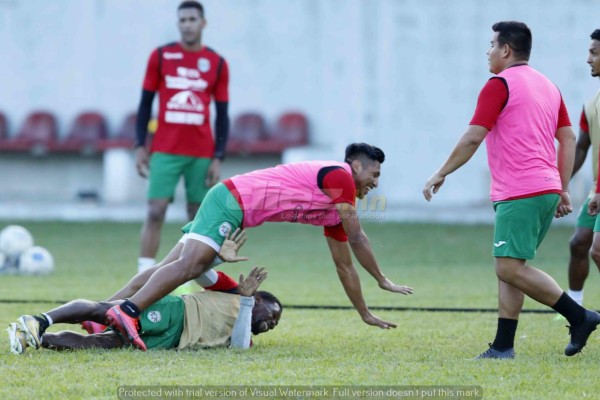 ¿Volvió Mario Berríos? Caras nuevas y la gran cantera de la que echará mano Héctor Vargas en Marathón