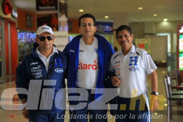 Chicas Sub20 de Honduras se relajan en centro comercial de San Pedro Sula