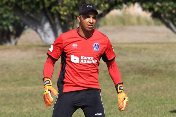 Mercado: Olimpia descarta jugador, Arboleda se queda y Real Sociedad tiene nuevo DT