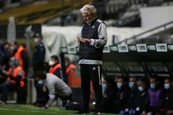 ¡Euforia y júbilo! El festejo del Boavista al vencer a Benfica con Alberth Elis como el mejor del partido