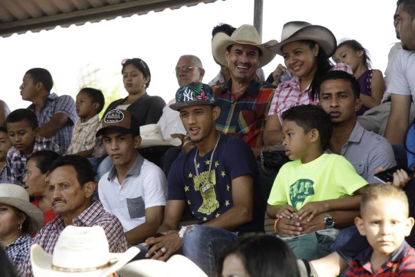 Las mejores imágenes de la tarde de jaripeo de Mario Berrios y Diego Reyes en Mezapa