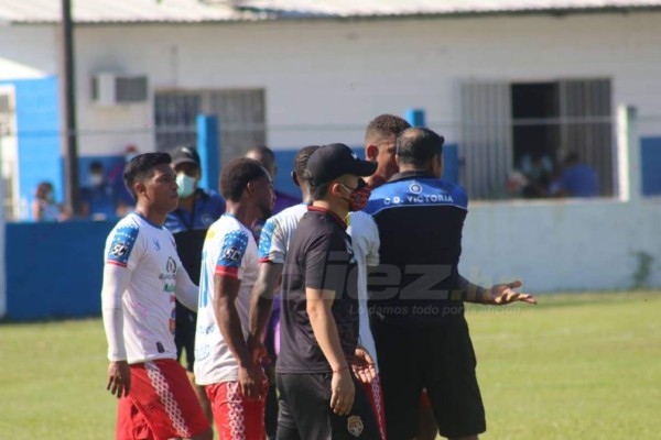 'Manita' de Victoria a Real Juventud: fiesta, llanto y polémica arbitral en La Ceiba ¡hasta expulsión!