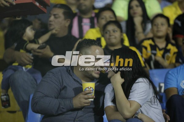 ¡Bellezadas! Las mujeres más lindas en los estadios de Honduras