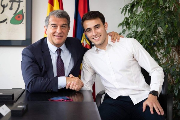 Regresa a casa: Las imágenes de la presentación de Eric García, el segundo fichaje del Barça