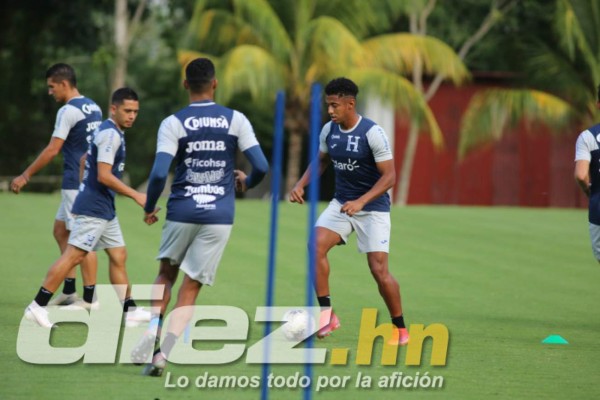 El 'spray mágico' de Fabián Coito y la plática con Choco Lozano: Así fue el cuarto día de entrenamiento de Honduras