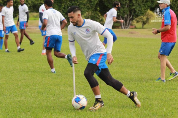 Con nuevo 'look' de Deiby Flores y estrictas medidas de bioseguridad: Las imágenes curiosas del inicio de pretemporada de Olimpia