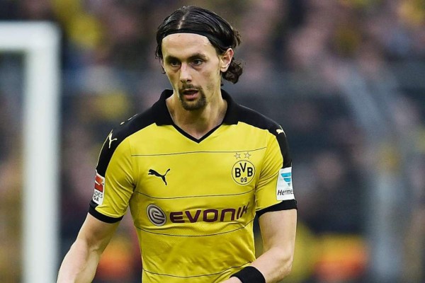 Mercado: El sorpresivo destino de Benzema; Barcelona y Real Madrid se pelean por un delantero