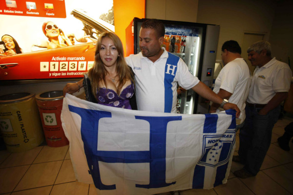 El color en Panamá tras la llegada de Honduras.