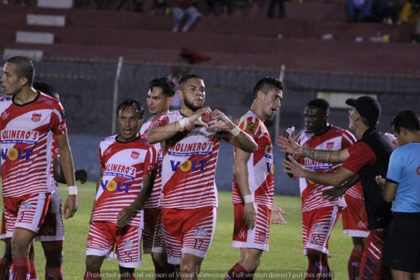 Fotos: La eufórica celebración del Vida tras vencer al Olimpia en la pentagonal