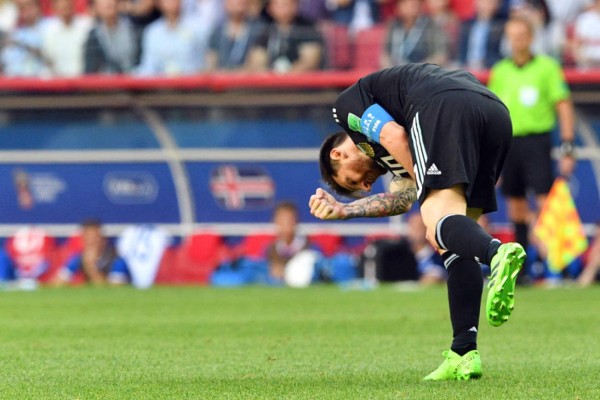 ¡Amargura y frustración! Los gestos de Messi en el Argentina-Islandia