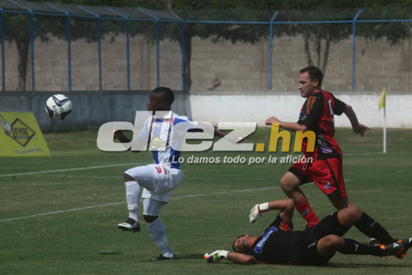 Lacayo mete al Victoria en las semifinales.