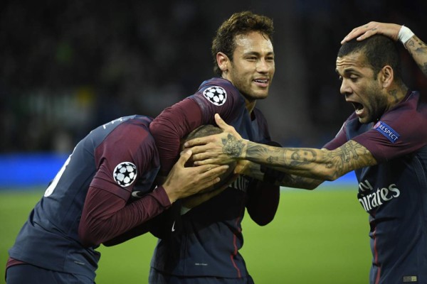 NO VISTE EN TV: ¿Qué se dijeron Dybala y Messi? Buffon terminó en calzoncillo