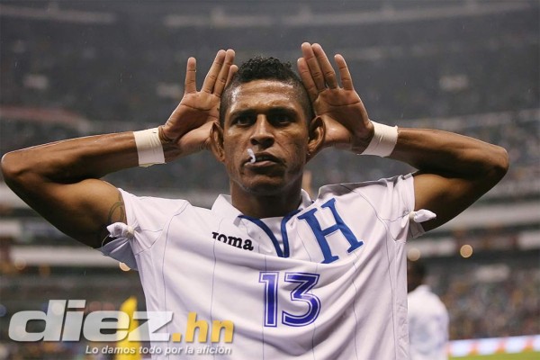 27 celebraciones inolvidables de Carlo Costly en su carrera