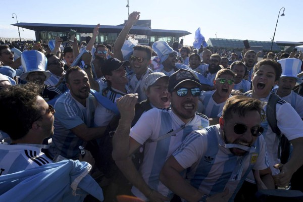 FOTOS: La especular fiesta de los argentinos previo al juego ante Nigeria