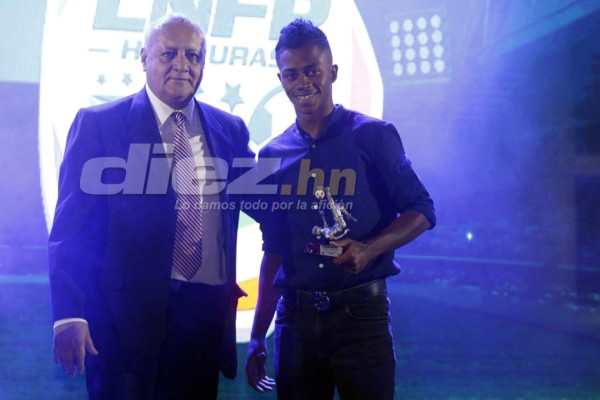 Las imágenes de la premiación de Liga Nacional y presentación de la copa