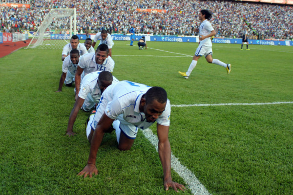 Selección de Honduras ganó a Estados Unidos 2-1