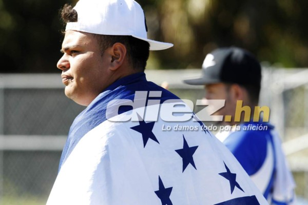 Un 'gringuito' y aficionados acaparan miradas en entreno de Honduras