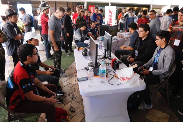 FOTOS: Tegucigalpa vibra con el torneo de Smash Diez 2019