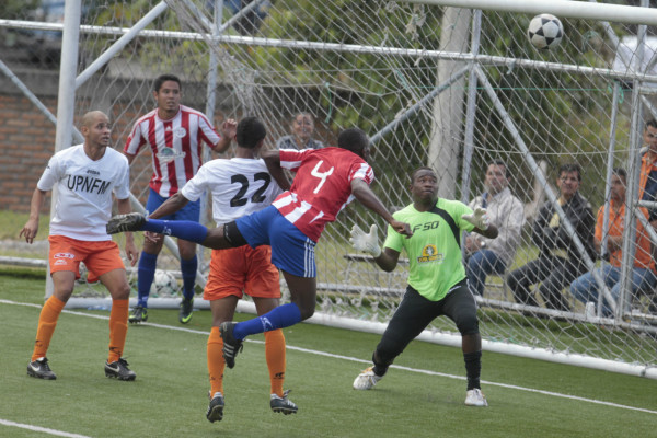 Atlético Municipal y Jaguares dieron espectáculo.