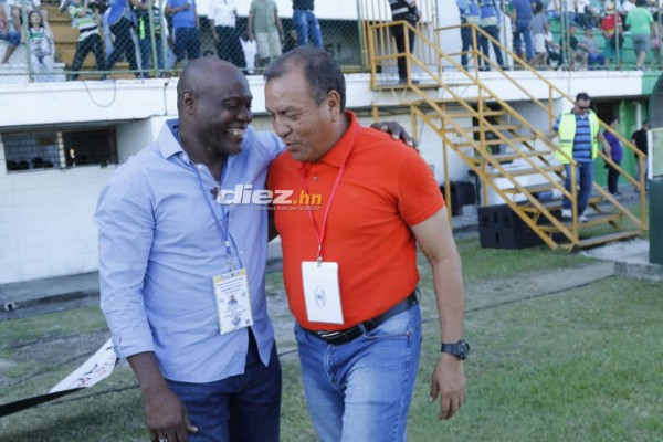 Fotos: Belleza, Golazo de Jeison Mejía en el Excélsior y pancarta contra el racismo