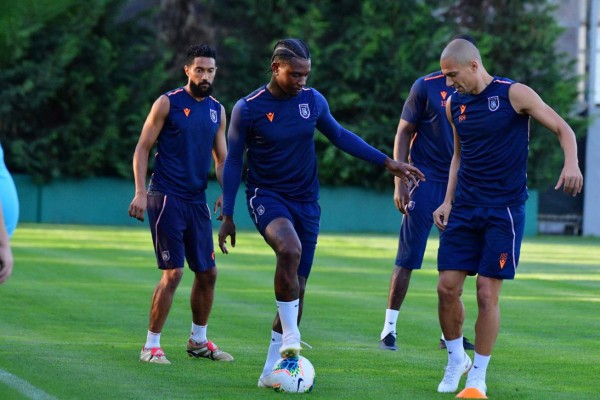 Istanbul Basaksehir, el equipo del Gobierno de Turquía se corona campeon, con Robinho como figura