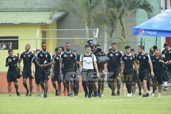 ¡Ambientazo! Progeseños y olanchanos viven una fiesta en el Humberto Micheletti