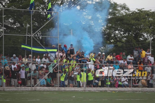 ¡Belleza, júbilo y llanto! Las imágenes curiosas de las semifinales del Ascenso