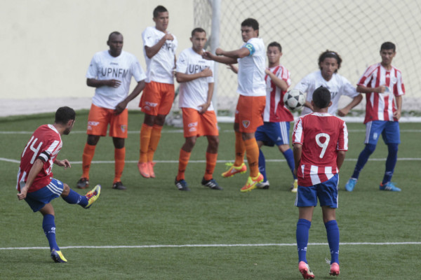 Atlético Municipal y Jaguares dieron espectáculo.