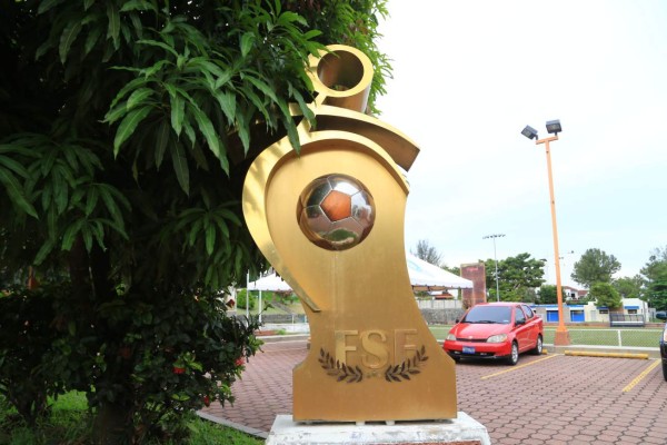 Conoce el búnker de trabajo de Ramón Maradiaga en El Salvador