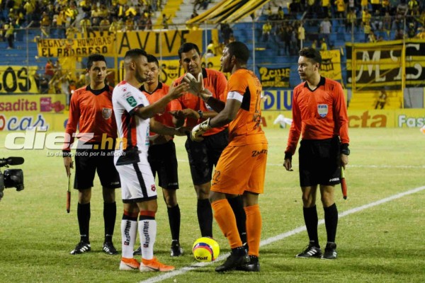 No se vio por TV: Discusión Garrido-Claros, chicas hermosas y catrachos del Alajuelense se lucen