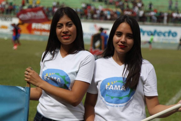 ¡Muñecas! Derroche de belleza en los estadios hondureños por la sexta jornada