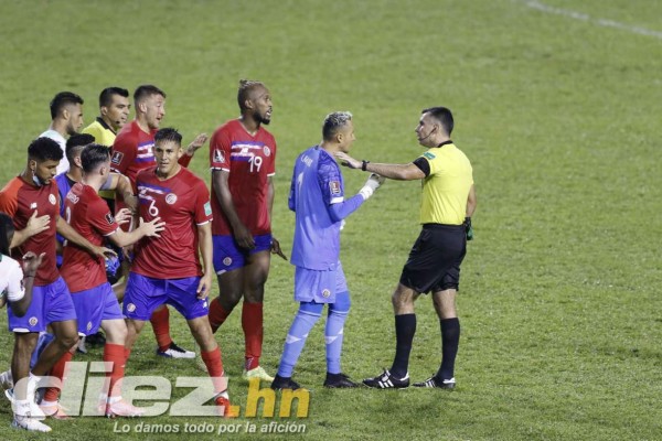 El gran gesto de Keylor Navas, locura total por tomarse fotos y su plática con 'Rambo' de León
